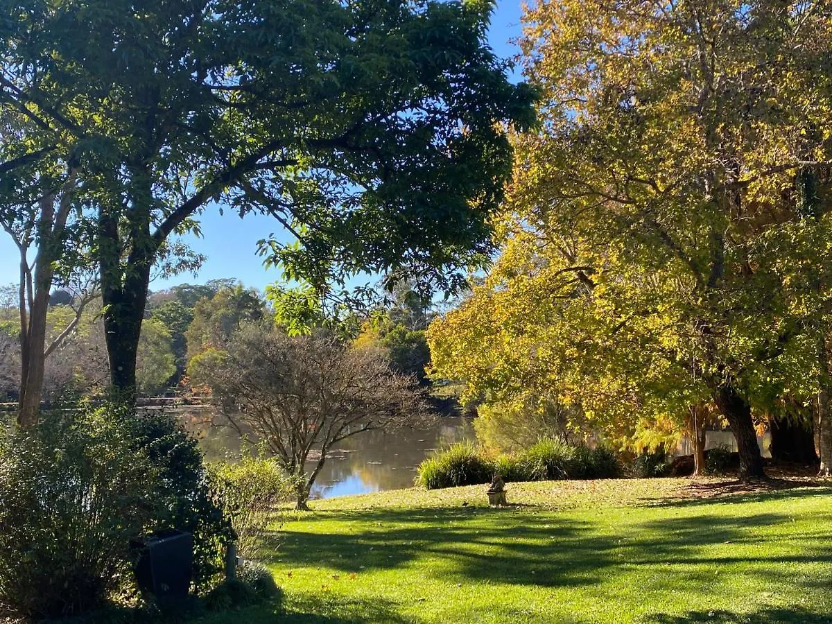 Maleny Lake Cottages Guest house