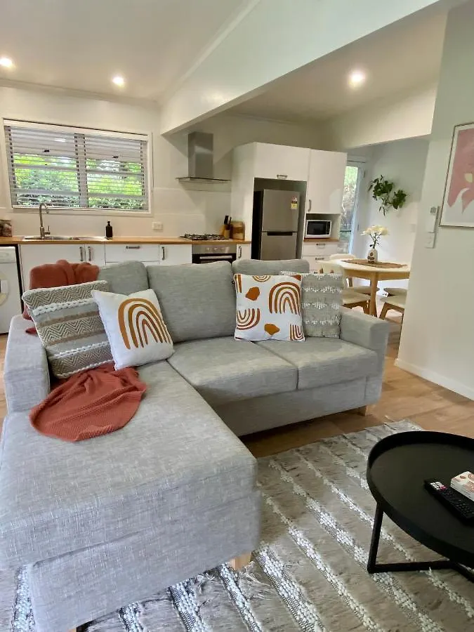 Maleny Lake Cottages Guest house